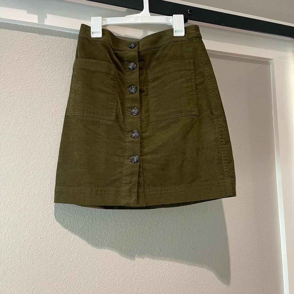 Green mini Skirt
